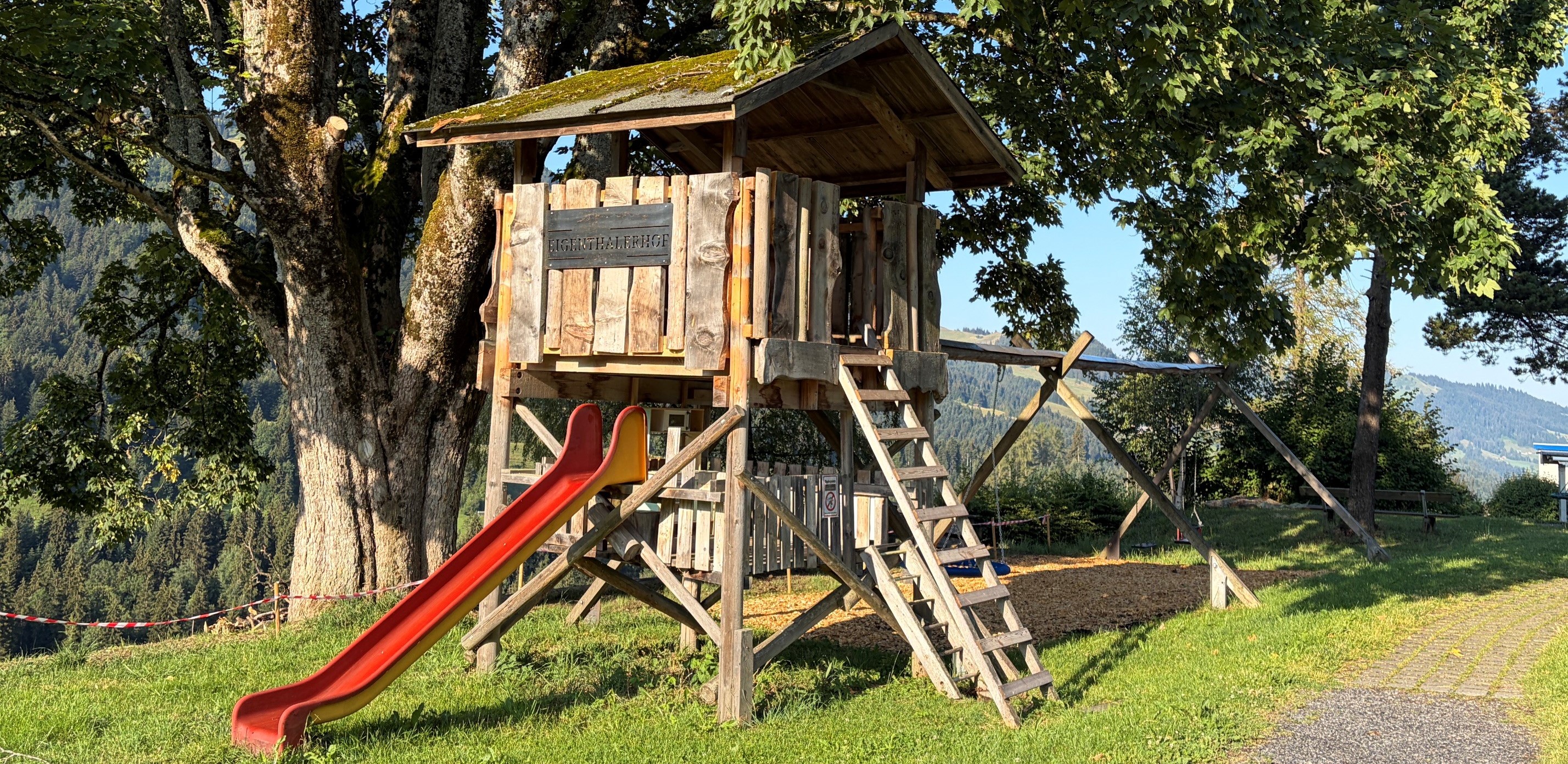 Spielplatz 02.jpg
